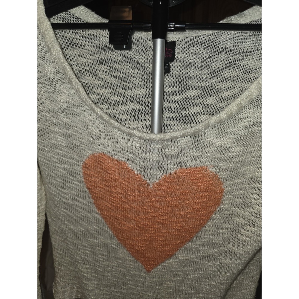 2b Bebe Cropped Sweater With Heart On Front. Long Sleeve 20" PTP, 21"...‎